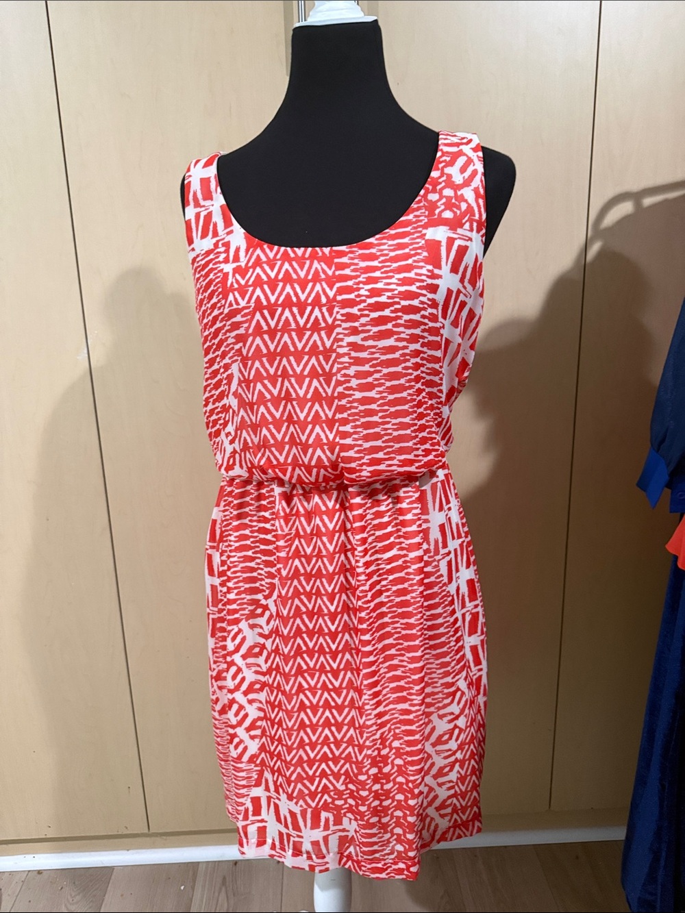 Bisou Bisou Red and White Sleeveless Printed Blouson Dress